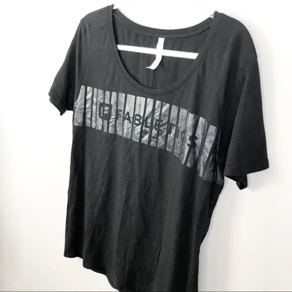 FABLETICS | Metallic Foil Graphic Tee Black Large